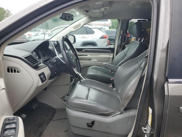 2010 Volkswagen Routan SE