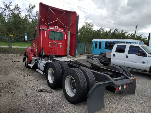 2015 Kenworth Construction T680