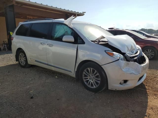 2017 Toyota Sienna XLE