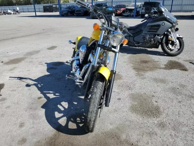 2023 Honda VT1300 CXA