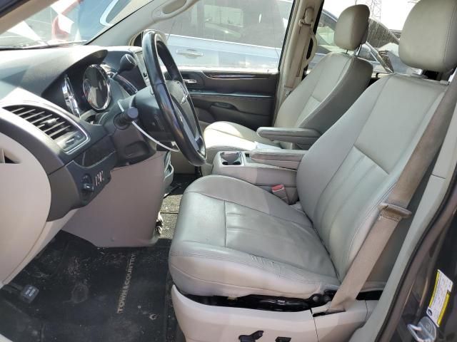 2013 Chrysler Town & Country Touring