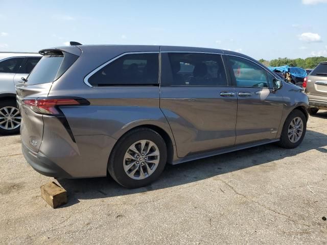 2021 Toyota Sienna XLE