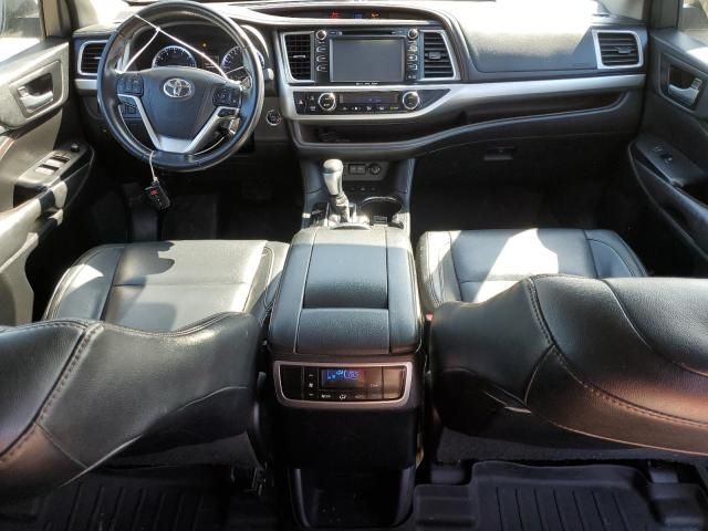 2017 Toyota Highlander SE