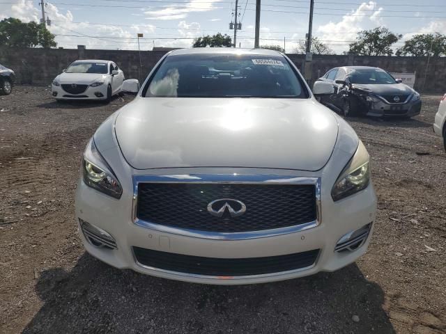 2016 Infiniti Q70 3.7