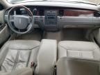 2006 Lincoln Town Car Signature Limited