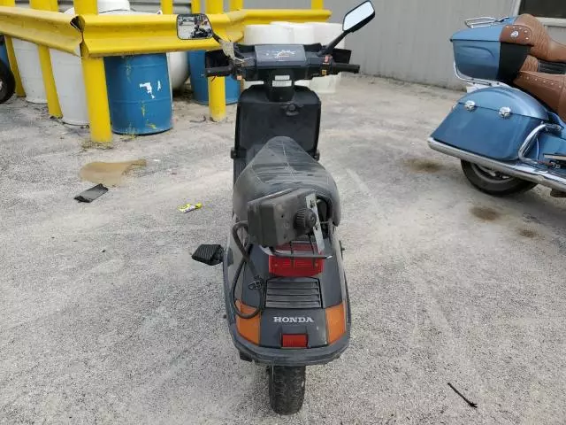 2000 Honda CH80