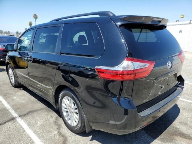 2017 Toyota Sienna XLE