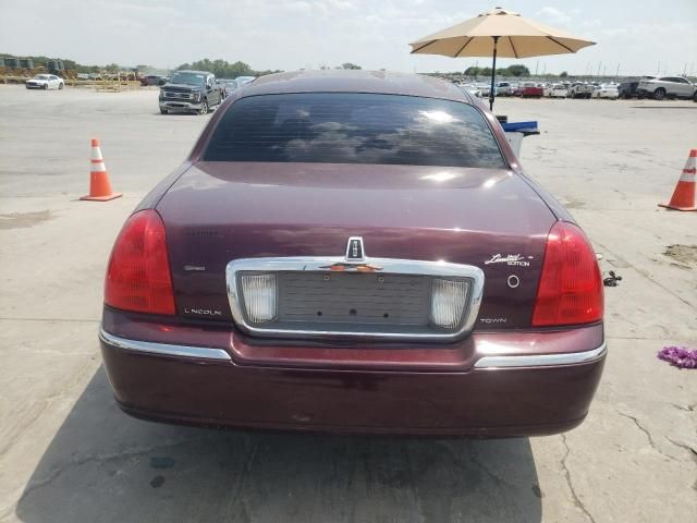 2006 Lincoln Town Car Signature Long Wheelbase