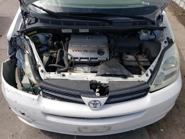 2004 Toyota Sienna CE