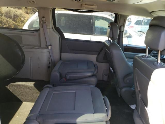 2010 Chrysler Town & Country Touring