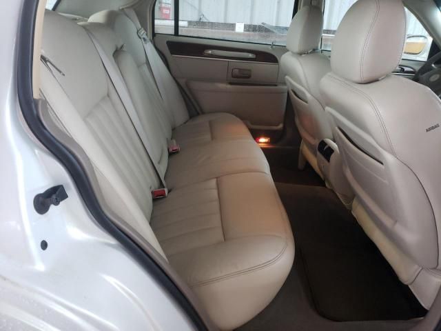 2003 Lincoln Town Car Executive