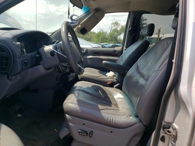 2000 Chrysler Town & Country LXI