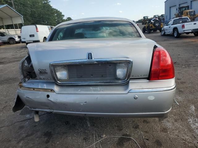 2005 Lincoln Town Car Signature