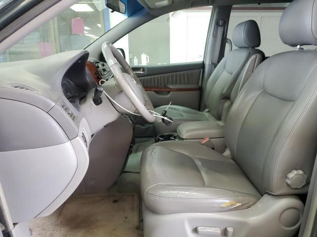 2004 Toyota Sienna XLE