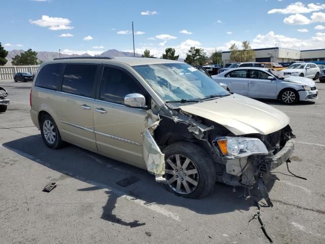 2011 Chrysler Town & Country Touring L