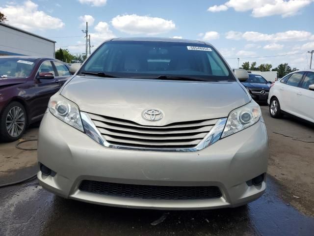 2016 Toyota Sienna LE