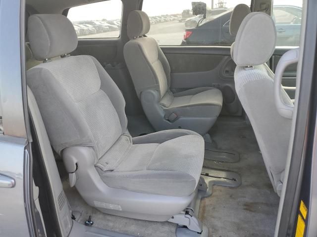 2007 Toyota Sienna CE