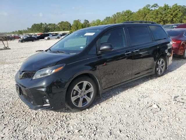 2018 Toyota Sienna SE