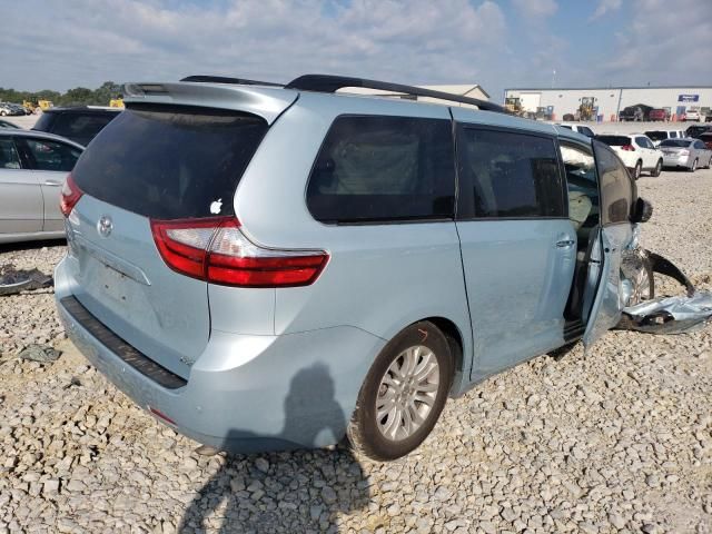 2016 Toyota Sienna XLE