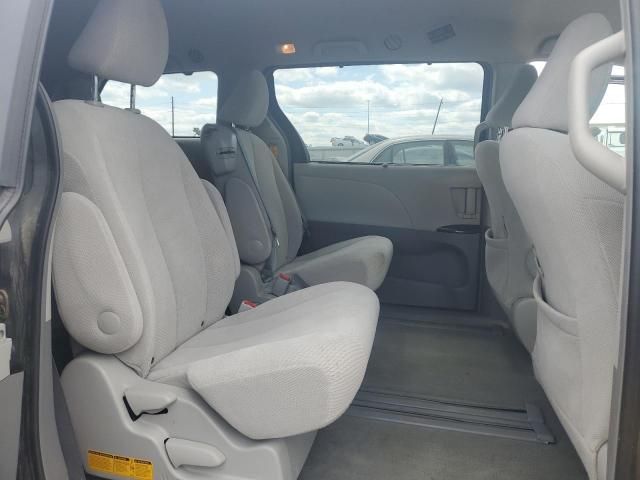 2014 Toyota Sienna LE