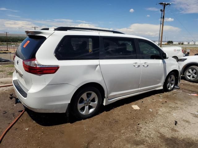 2019 Toyota Sienna LE