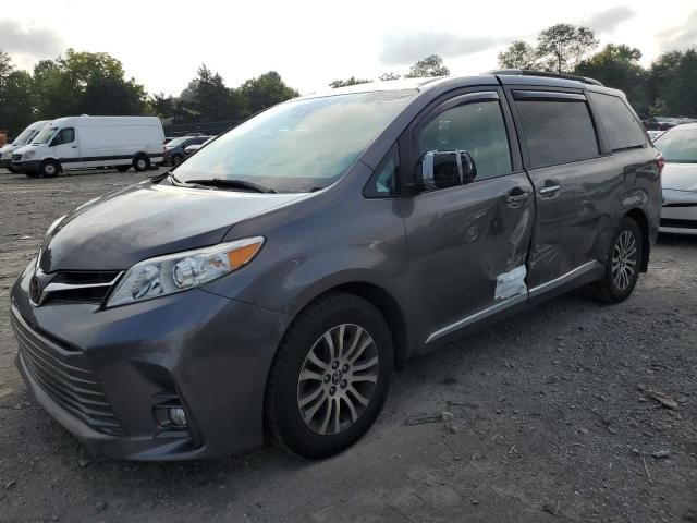 2018 Toyota Sienna XLE