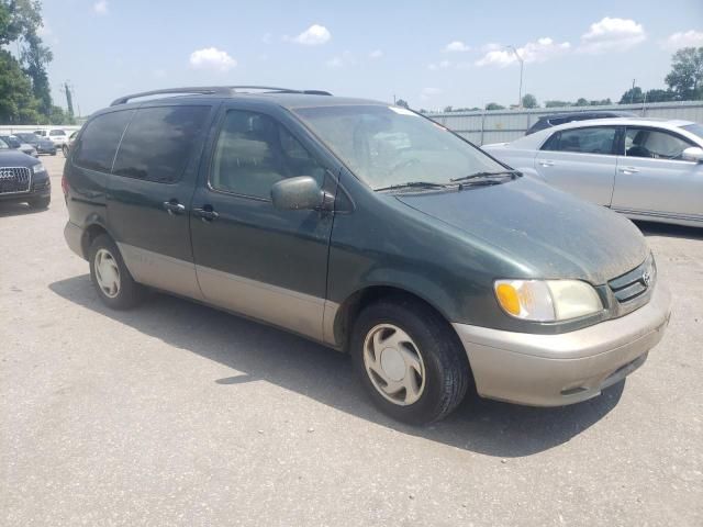 2002 Toyota Sienna LE