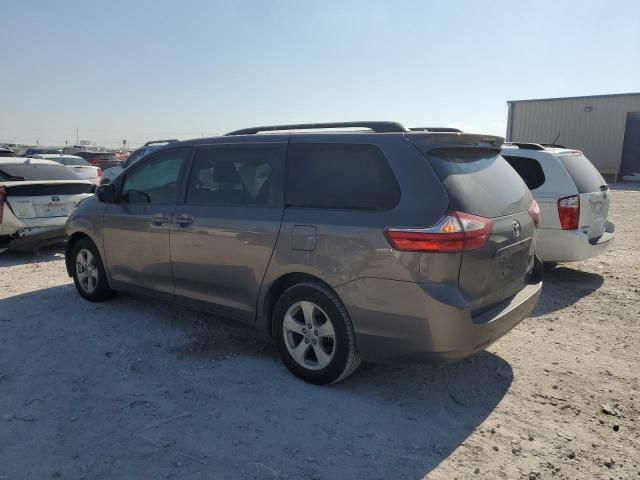 2017 Toyota Sienna LE