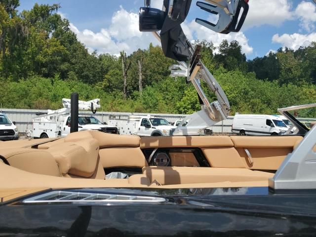 2021 Mastercraft XT22