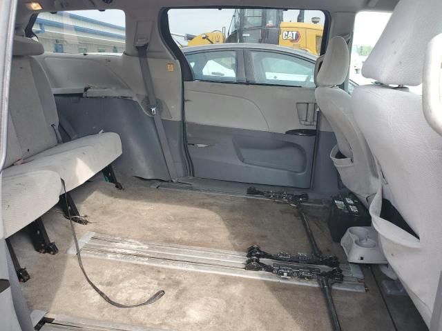 2012 Toyota Sienna LE