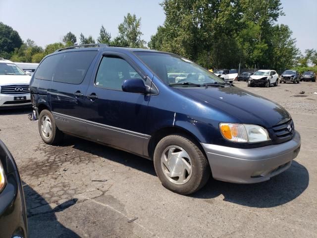 2003 Toyota Sienna LE