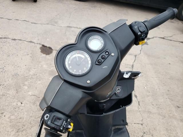 2016 Genuine Scooter Co. Hooligan 170I