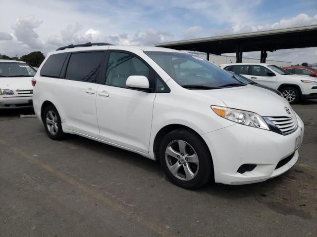 2017 Toyota Sienna LE