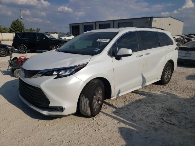 2022 Toyota Sienna XLE