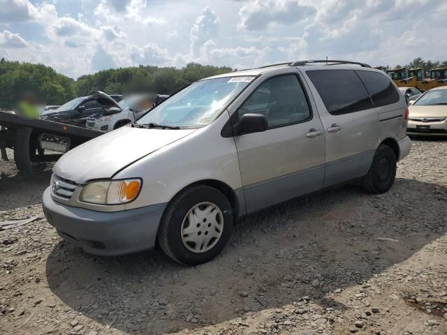 2001 Toyota Sienna LE