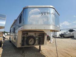 Salvage trucks for sale at Sikeston, MO auction: 2009 Bejd Horseailer