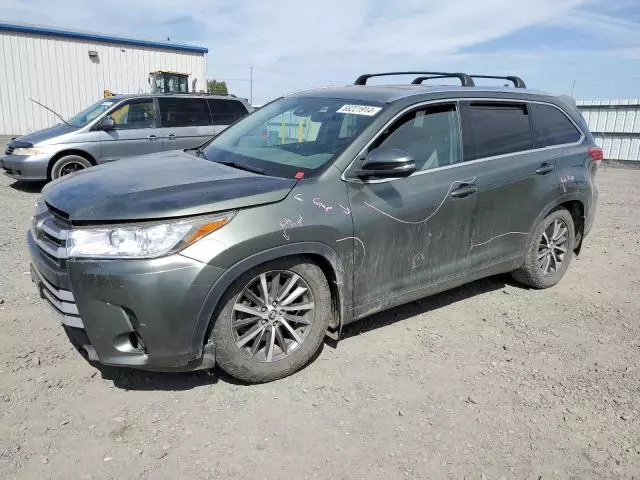 2017 Toyota Highlander SE