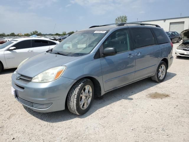 2004 Toyota Sienna LE