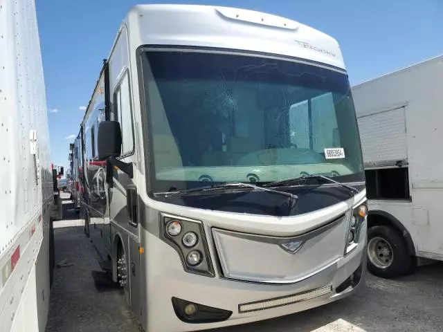 2014 Freightliner Chassis XC