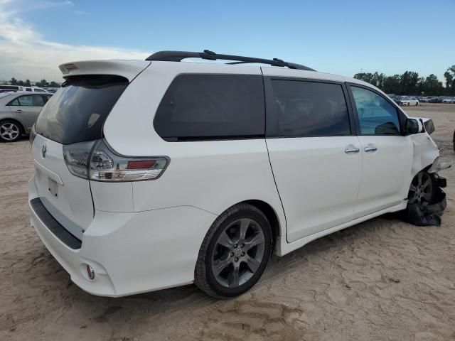 2013 Toyota Sienna Sport