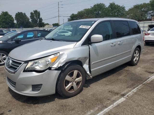 2011 Volkswagen Routan SE