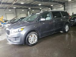 Carros dañados por inundaciones a la venta en subasta: 2015 KIA Sedona LX