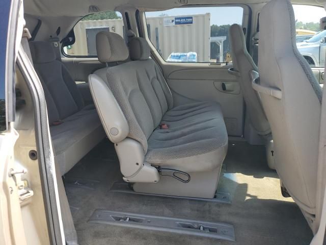 2005 Chrysler Town & Country