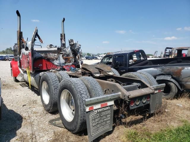 2003 Kenworth Construction W900