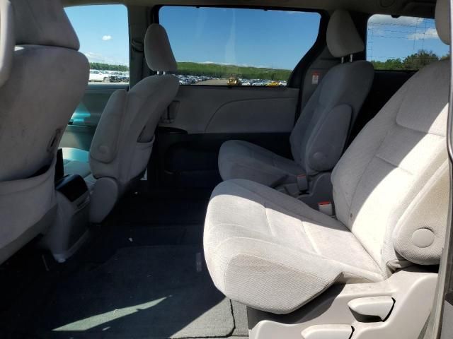 2015 Toyota Sienna LE