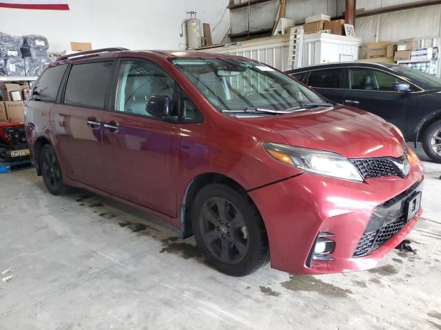 2020 Toyota Sienna SE