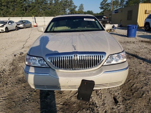 2006 Lincoln Town Car Signature Limited