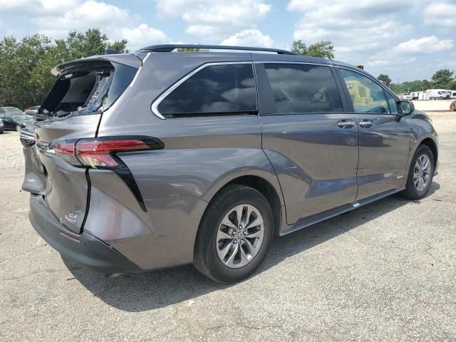 2021 Toyota Sienna XLE