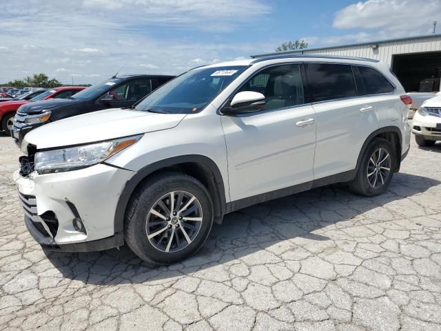 2019 Toyota Highlander SE