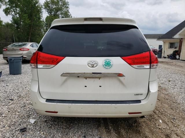 2013 Toyota Sienna XLE